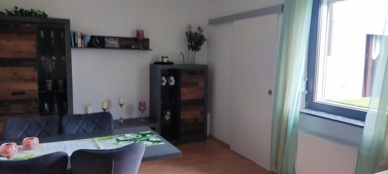 Schoene 3 Zi. Ferienwohnung Vor Den Toren Frankfurt Драйайх Екстериор снимка