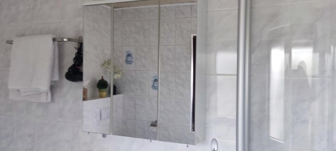 Schoene 3 Zi. Ferienwohnung Vor Den Toren Frankfurt Драйайх Екстериор снимка
