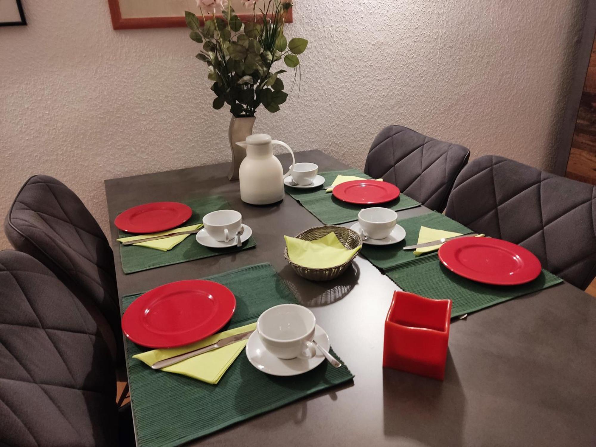 Schoene 3 Zi. Ferienwohnung Vor Den Toren Frankfurt Драйайх Екстериор снимка